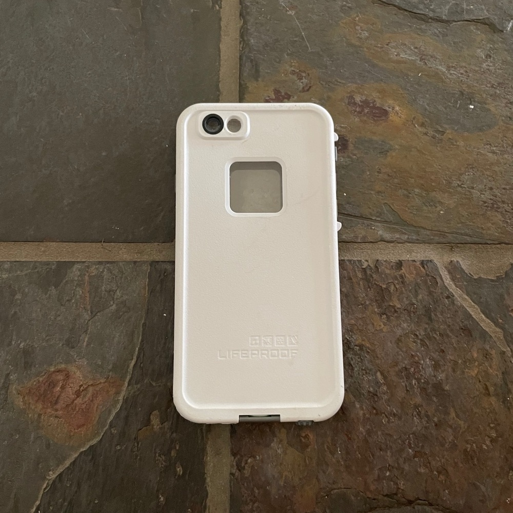 Iphone 8 life proof case